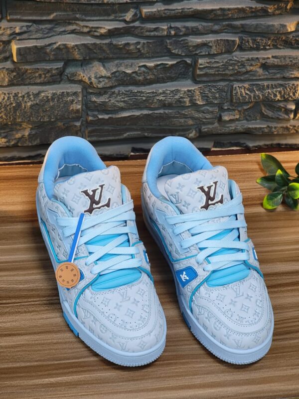 Lv women