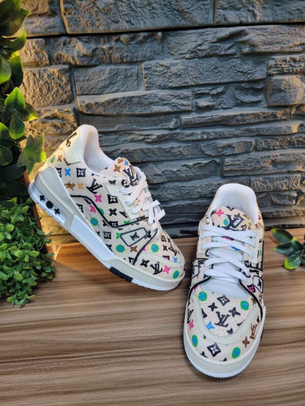 Lv women
