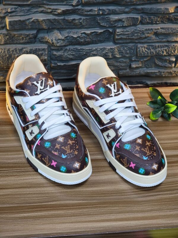 Lv women