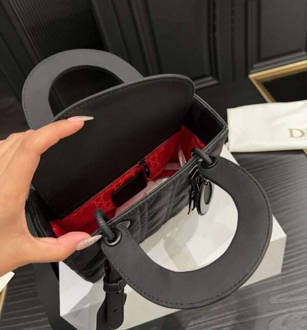 DIOR NEW CAME HIGH QUALITY WITH BOX - Image 12