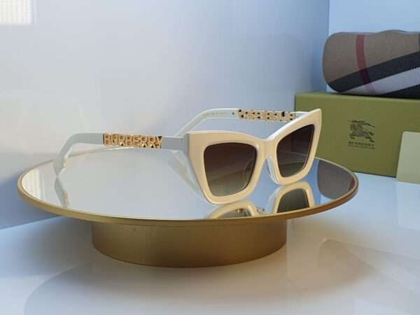 Burberry  Joni Sunglasses – Classic British Elegance with a Modern Edge