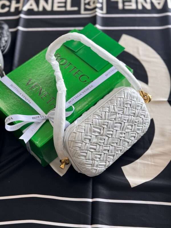 Bottega Veneta Knot Clutch Bag – Timeless Icon of Sophisticated Glamour - Image 4