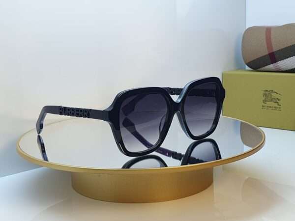 Burberry  Joni Square Sunglasses – Chic Designer Eyewear for Women - Image 2