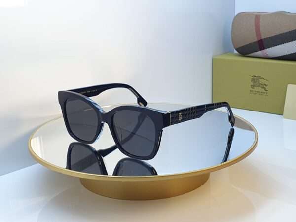 Burberry  Joni Square Sunglasses – Chic Designer Eyewear for Women - Image 4