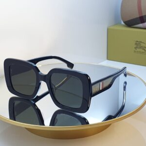 Light Shade Luxury Designer Metal Sunglasses for Women – Wholesale Fashion Shades
