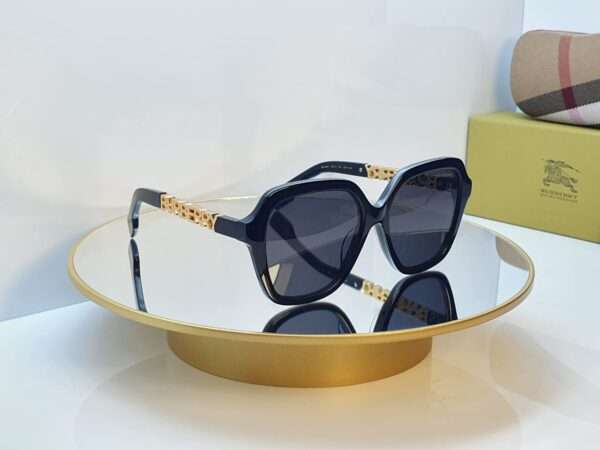 Louis Vuitton Cat-Eye Signature Sunglasses – Elegant Designer Eyewear for Women - Image 5