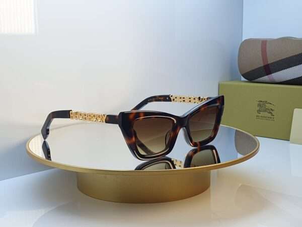 Louis Vuitton Cat-Eye Signature Sunglasses – Elegant Designer Eyewear for Women - Image 3