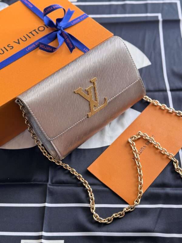 Luxury Louis Vuitton-Inspired Wallet – Elegant Monogram Clutch for Women - Image 3