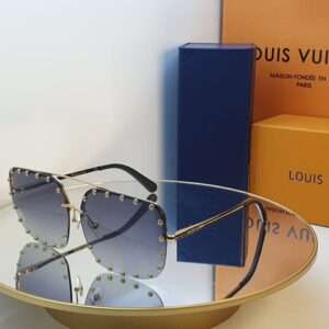 Louis Vuitton Neverfull MM Monogram Canvas Tote Bag