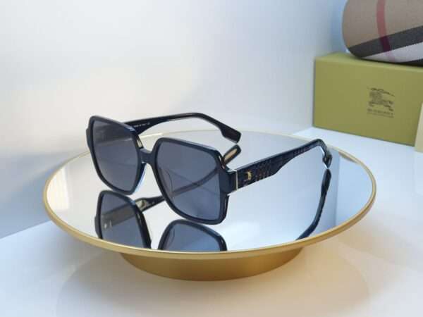 Burberry  Joni Square Sunglasses – Chic Designer Eyewear for Women